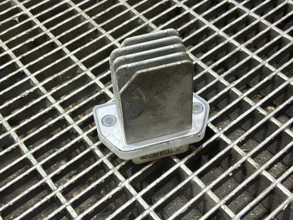 Résistance de souffleur Nissan Juke I F15 70T032D26 image 1