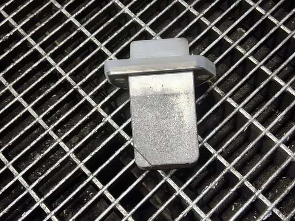 Résistance de souffleur Nissan Juke I F15 70T032D26 image 4