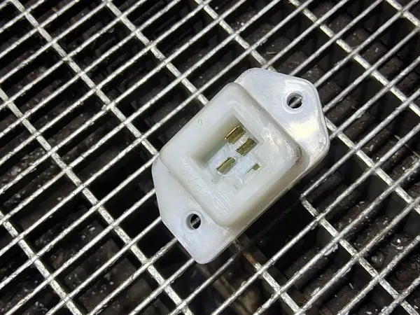 Résistance de souffleur Nissan Juke I F15 70T032D26 image 5