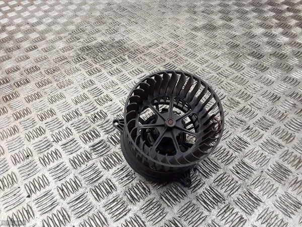Ford Fiesta Lämmityspuhallinmoottori OEM VP2S6H18456AD image 2
