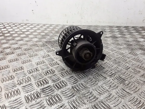 Ford Fiesta Lämmityspuhallinmoottori OEM VP2S6H18456AD image 3