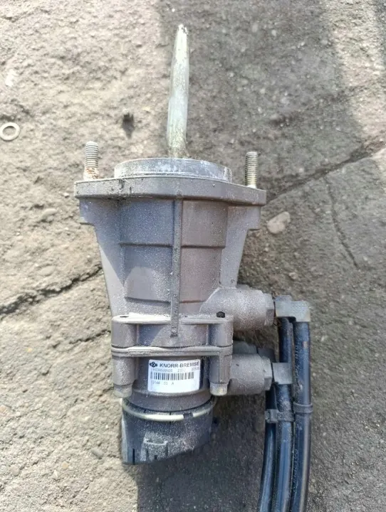 Válvula principal de freno MAN TGA OEM 22 - Estado usado image 3
