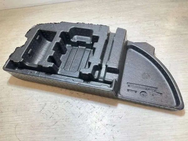 Varaupyörän kansi OEM A1678990000 Mercedes-Benzille image 2