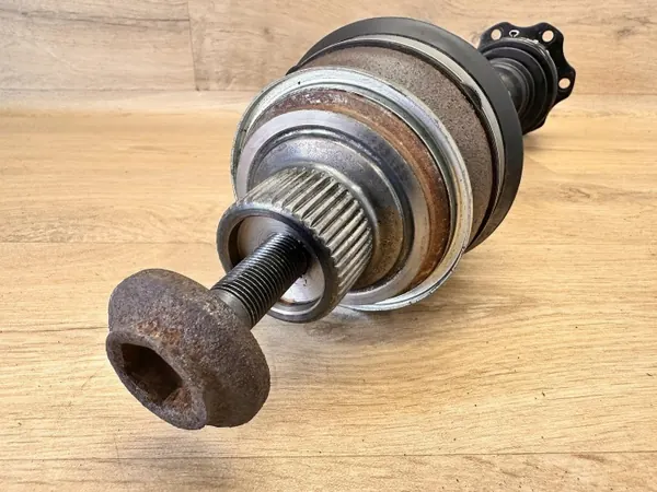 AUDI A4 B9 8W Semieje delantero derecho 2.0 TFSI OEM 8W0407271F image 5