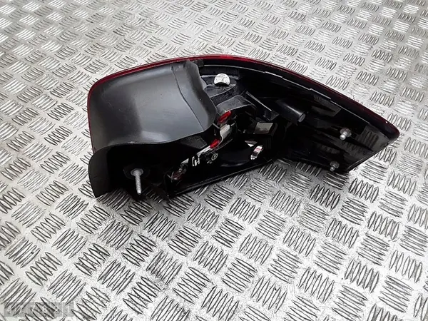 Luz trasera Audi A3 2012 8p3945095c image 4