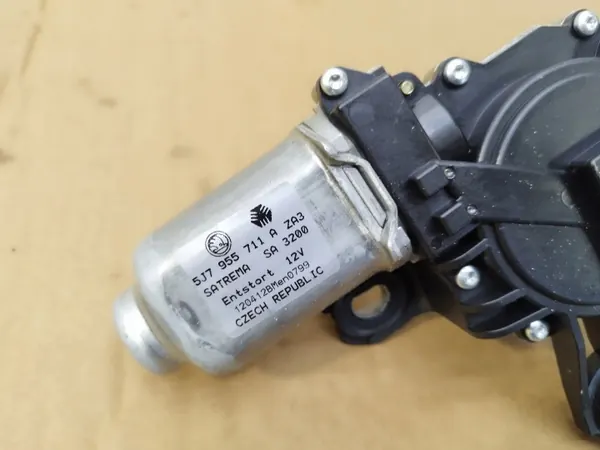 OEM 5J7955711A ruitenwissermotor voor Skoda Fabia II image 3