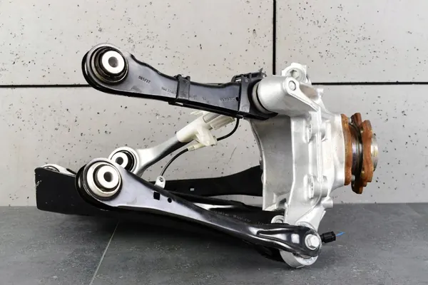 BMW 5 G30 Mozzo Posteriore Sinistro con Bracci di Controllo OEM 530510550 image 5