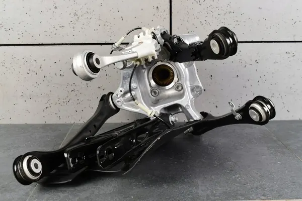 BMW 5 G30 Mozzo Posteriore Sinistro con Bracci di Controllo OEM 530510550 image 6