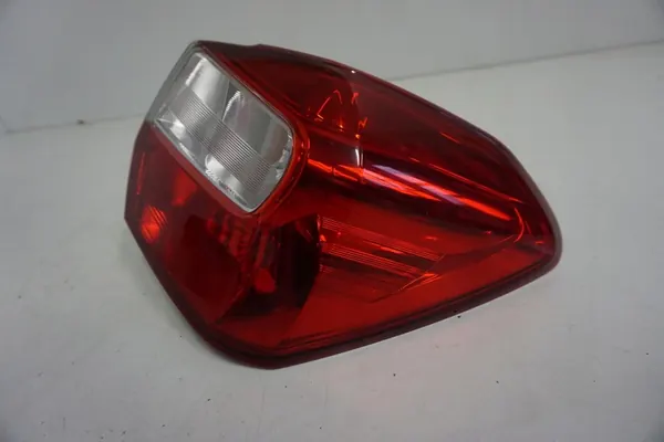 SUBARU XV 2011-2017 Luz Trasera Derecha 84912FJ040 image 3