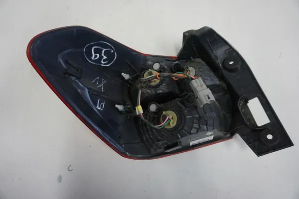 SUBARU XV 2011-2017 Luz Trasera Derecha 84912FJ040 image 4