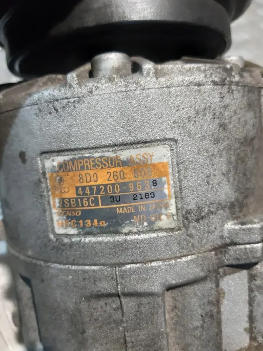 Compresseur Clim 8D0260808 VW Passat B5 1.6 8V image 4