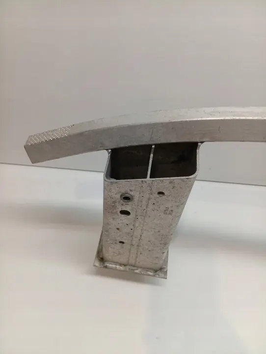 OEM 32246766 Nedre framstötfångarbalk för Volvo image 3