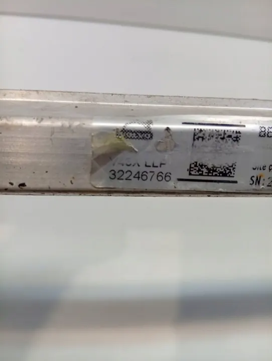 OEM 32246766 Nedre framstötfångarbalk för Volvo image 5