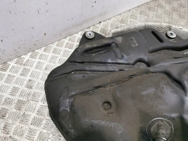 Kraftstofftank Toyota Prius OEM AMD205619 - Gebraucht image 5
