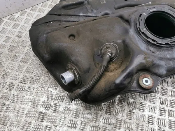 Kraftstofftank Toyota Prius OEM AMD205619 - Gebraucht image 6