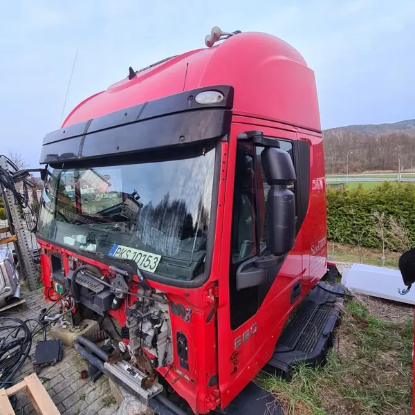 Cabina sem portas Iveco Stralis E5 Peça OEM image 4