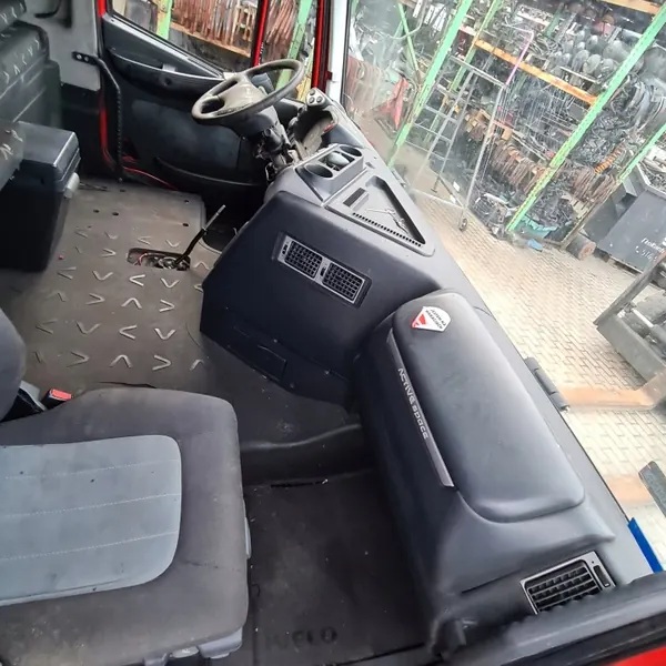 Cabina sem portas Iveco Stralis E5 Peça OEM image 7