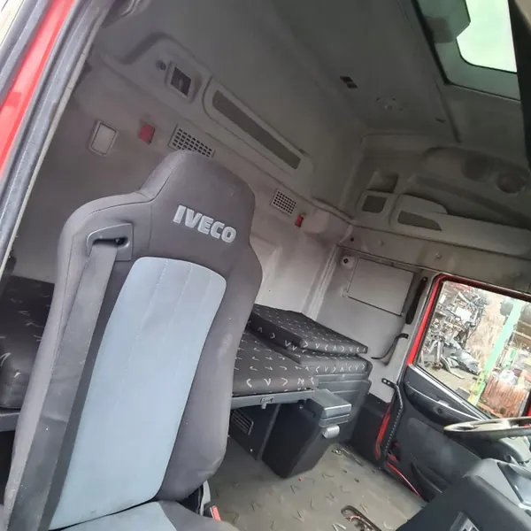 Cabina sem portas Iveco Stralis E5 Peça OEM image 8