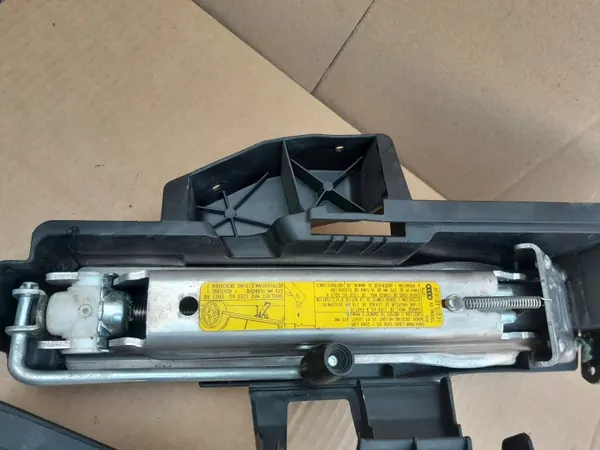 Chave de parafuso de roda OEM 4F5012111 para Audi A6 C6 image 3