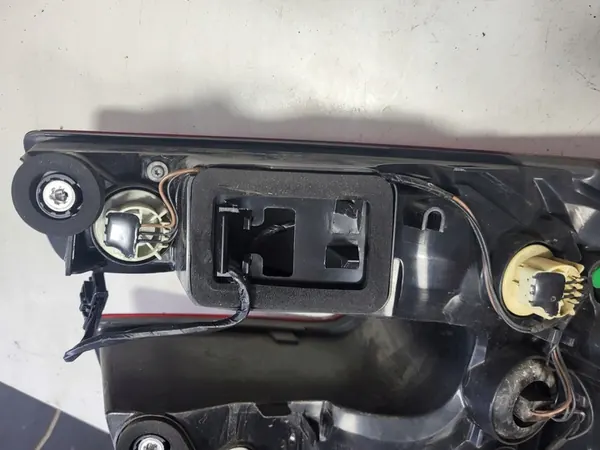 Luz Trasera Izquierda Citroen C4 Picasso II image 9