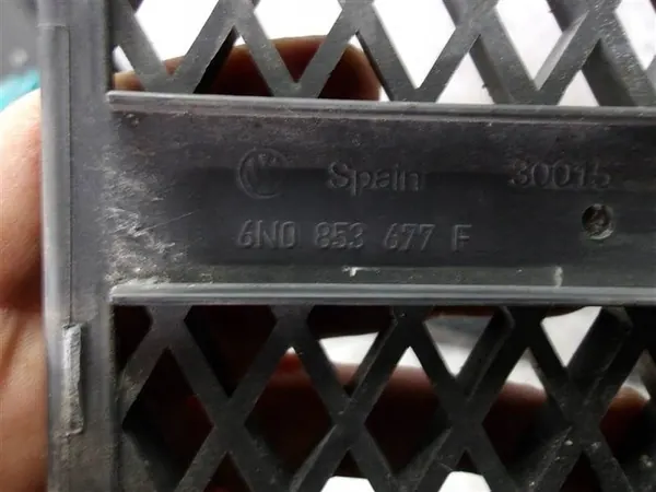 Griglia centrale sinistra destra VW POLO 6N2 image 2