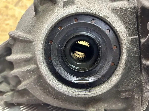 Différentiel arrière 3.23 pour BMW 5 F10/F11 d'occasion image 5