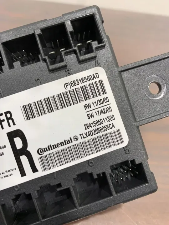 Module de porte droit Chrysler Pacifica 2019 OEM 68316560AD image 5