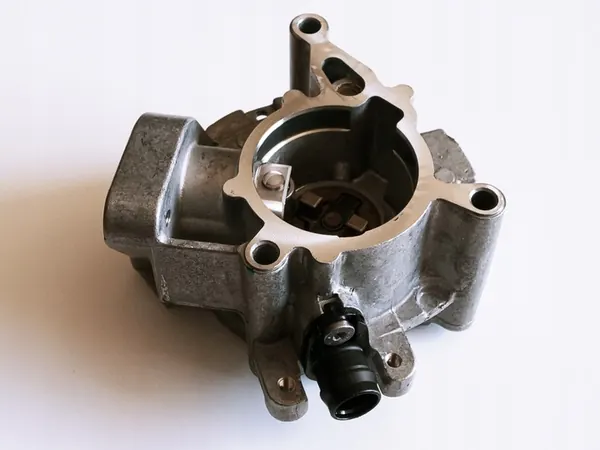 Audi Q3 Broms Pump Praktiskt Ny 06K145100CC image 2