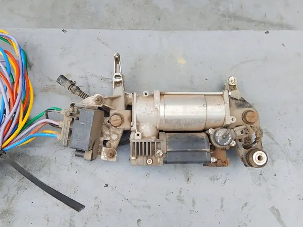 Suspension Compressor AUDI Q7 3.0L diesel image 3