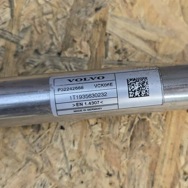 Volvo V60 2020 Fuel Filler Pipe 32242668 image 2