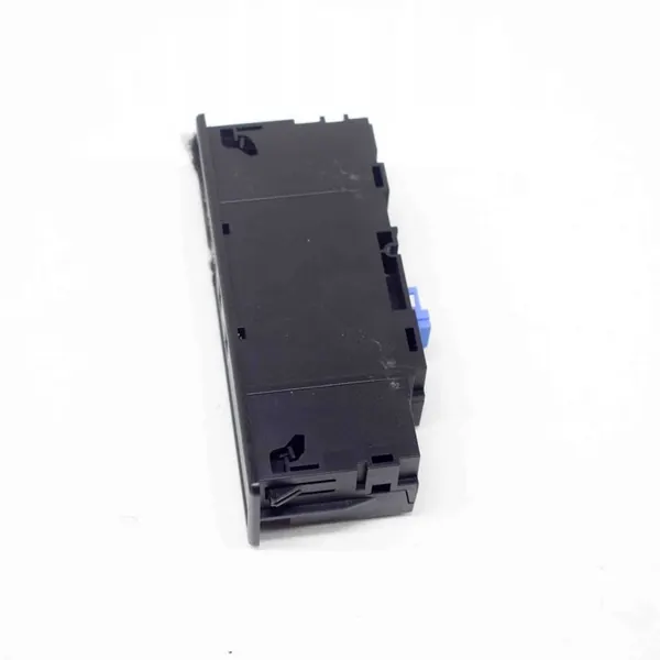 Multimedia Connection (AUX/USB) MERCEDES-BENZ C (W205) A2058200126 image 4