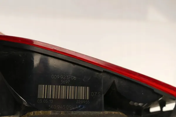 Volkswagen Golf VI 2016 Luz trasera del maletero derecha image 5