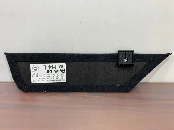 Moldura de maletero Subaru Forester OEM FBZ28106 - Usado image 3