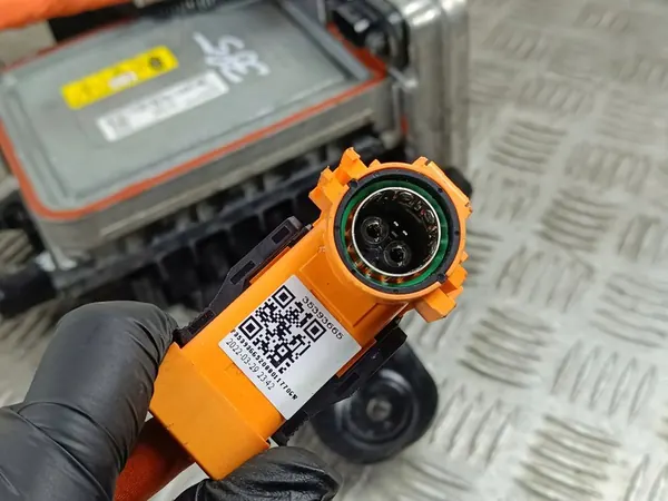 Polestar 2 Inverter 32352952 image 2