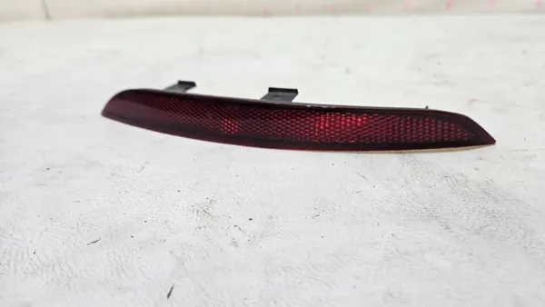 Audi OE 8W6945106A Bumperreflector - Gebruikt image 3