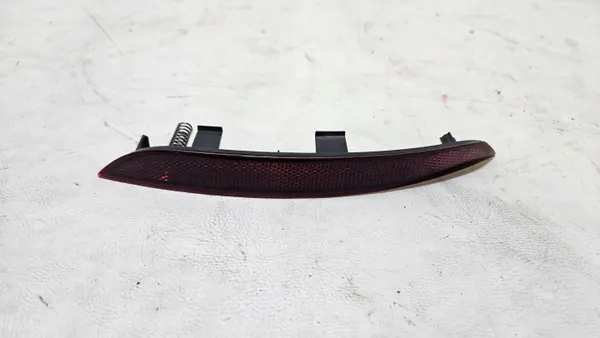 Audi OE 8W6945106A Bumperreflector - Gebruikt image 4
