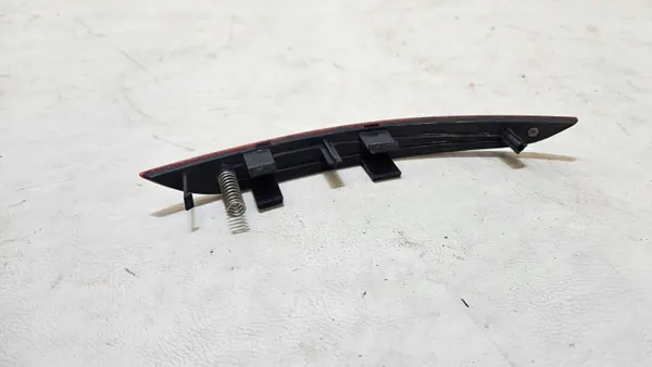 Audi OE 8W6945106A Bumperreflector - Gebruikt image 5