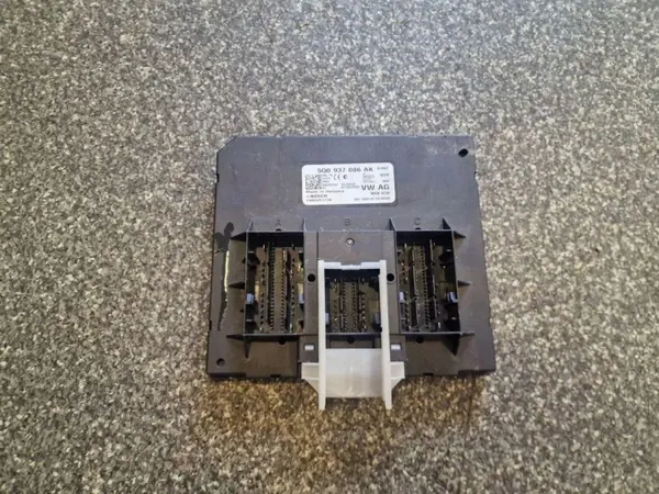 Module Confort OEM 5Q0937086AK pour Skoda Octavia III image 2