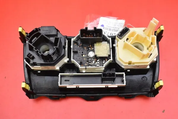 Painel de Controle de Ar Condicionado Toyota Auris 55406-02160 image 2