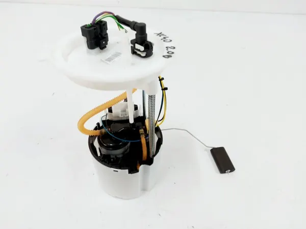 Bomba de combustible Volvo XC40 T3 OEM 32139299 - Usada image 2