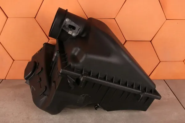 BMW Luftfiltergehäuse OEM 8591831 - Gebraucht image 5