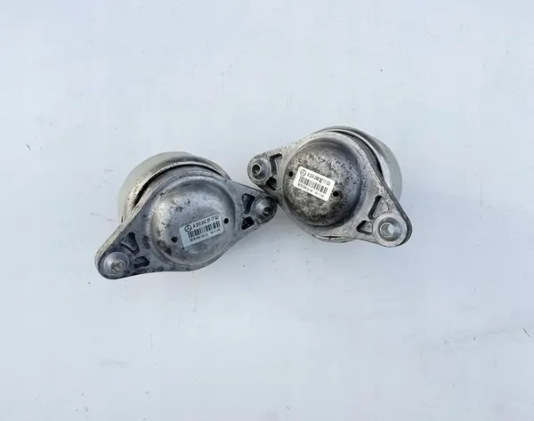 Soporte de Motor Frontal Mercedes GLK X204 A2042402017 image 2