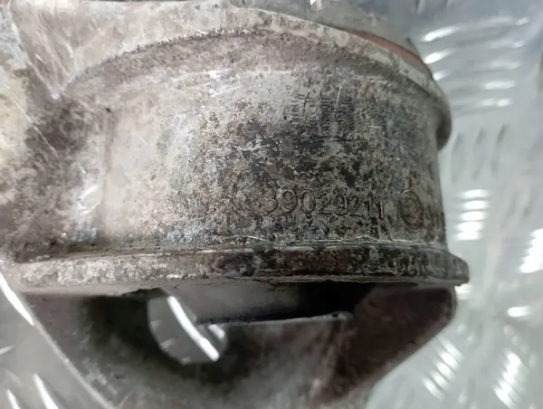 Opel Astra K Bjälklager OEM 39029211 - Begagnad image 5