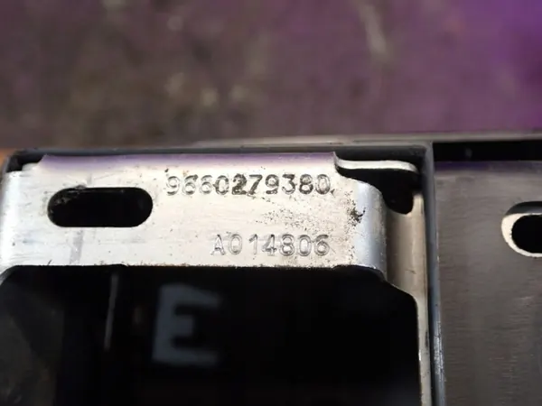 OEM Zawada-337944- Boîte de rangement accoudoir Citroen image 7