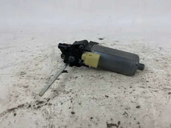 Moteur de siège Tesla Model X OEM AG155967 - Occasion image 4
