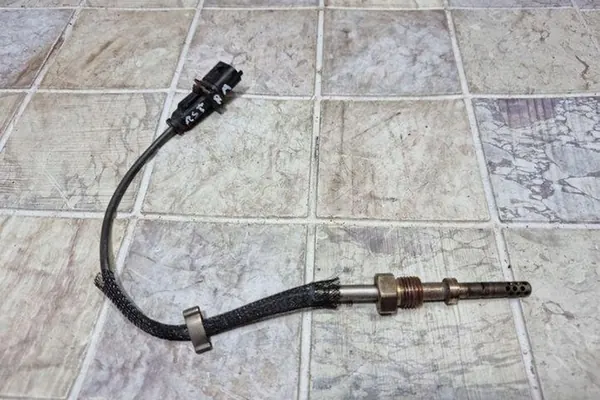 Sensor de temperatura de escape OPEL ASTRA H 1.9L diesel image 3