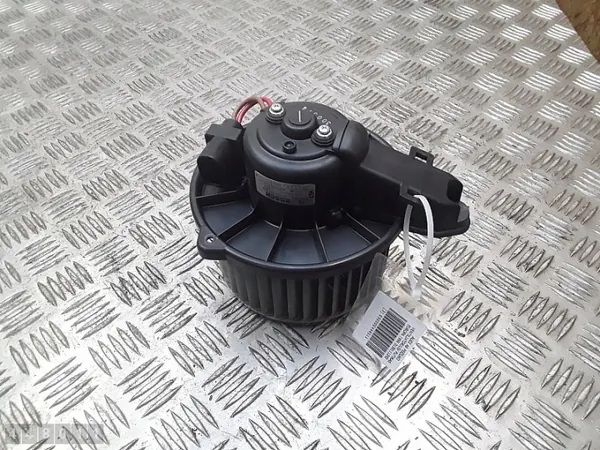 Audi Värmeblåsarmotorfläkt OEM 0130111202 image 3