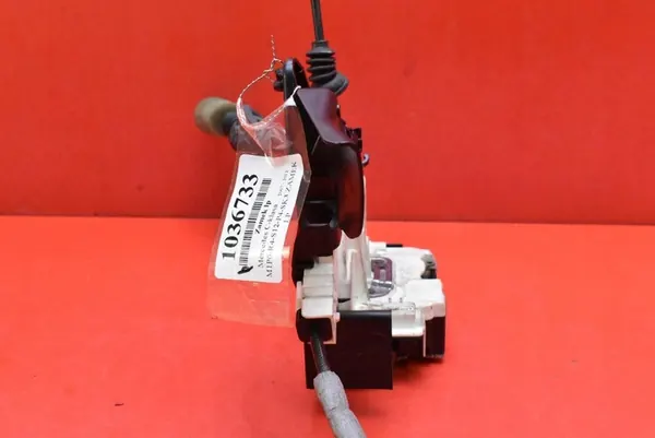 Framvänster Dörlås Mercedes C-Klass W204 07-12 A2047201535 image 3