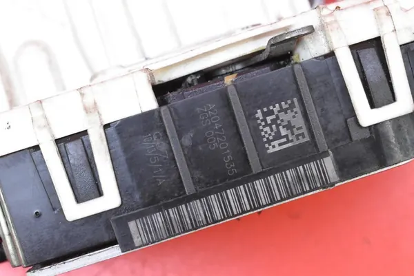 Framvänster Dörlås Mercedes C-Klass W204 07-12 A2047201535 image 7