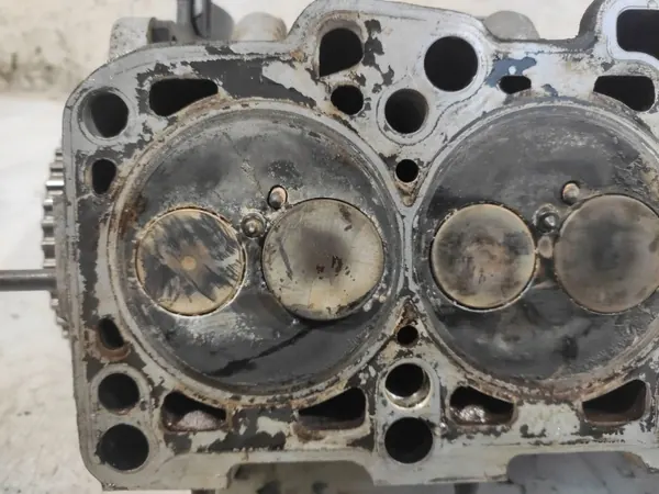 Cabeça motor Volkswagen OEM 038103373E usada image 8